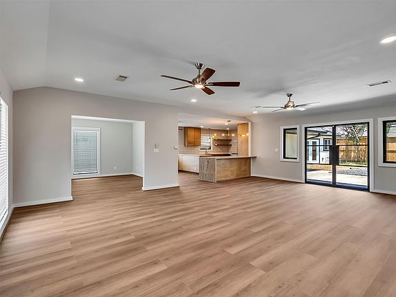 3rd image of 6206 San Felipe St