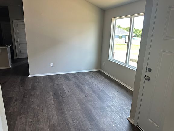 5th image of 3415 SW Adoration St #1
