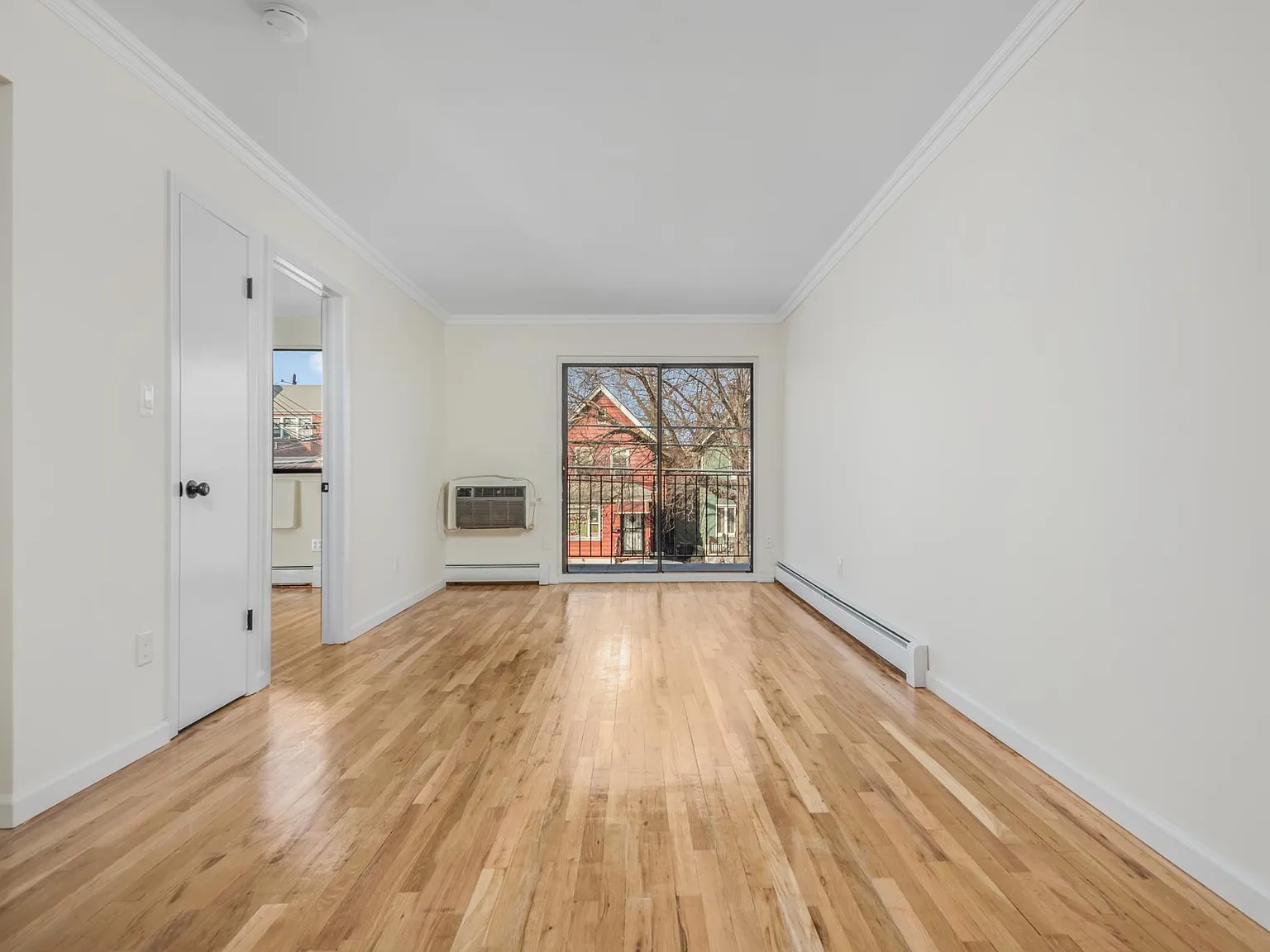 3 bed, 1300 sqft, $3,300 — Photo 1