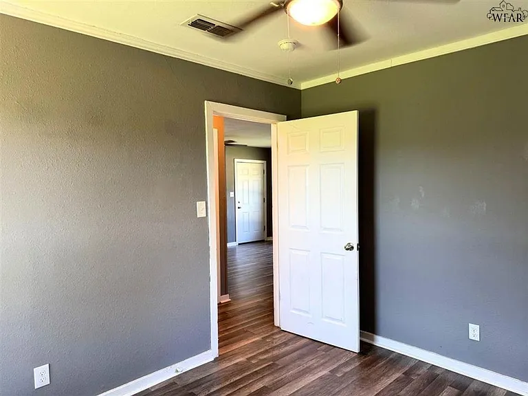 2949 Cunningham Dr — Photo 17