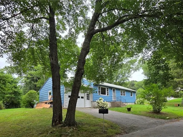 39 Juniper Drive Ext, Ashaway, RI 02804
