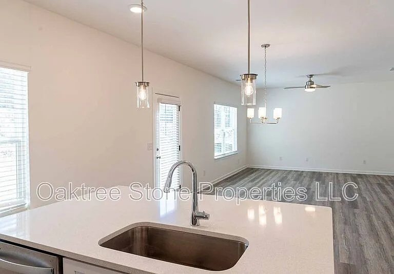 3348 Pepperpike Ct — Photo 7