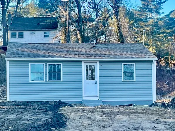 43 Beechwood Ave, Lakeville, MA 02347