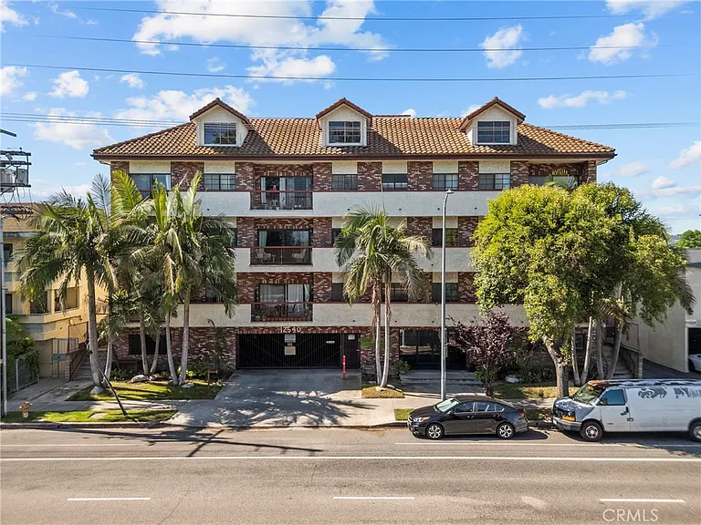 12540 Burbank Blvd #203 — Photo 9