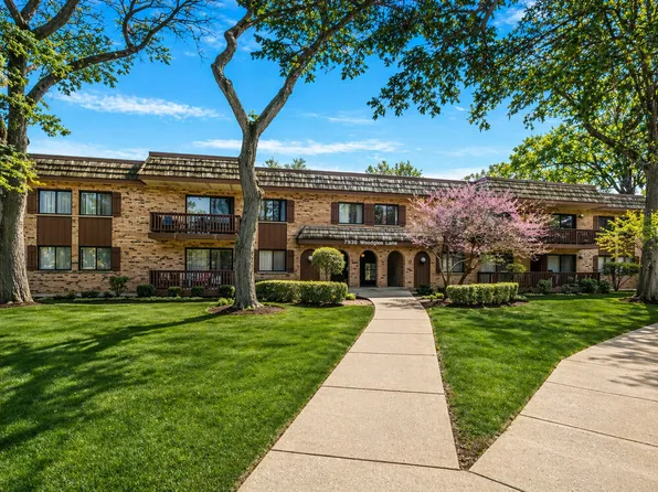 7930 Woodglen Ln APT 209, Downers Grove, IL 60516
