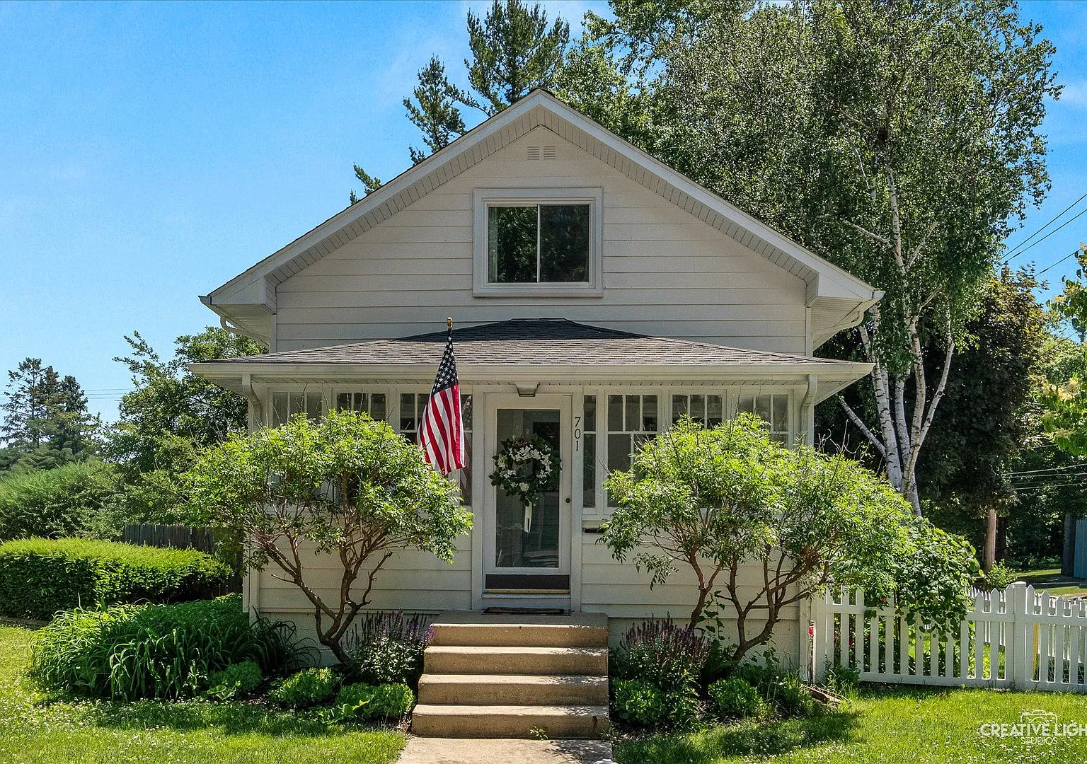 3 bed, 1633 sqft, $4,200 — Photo 1