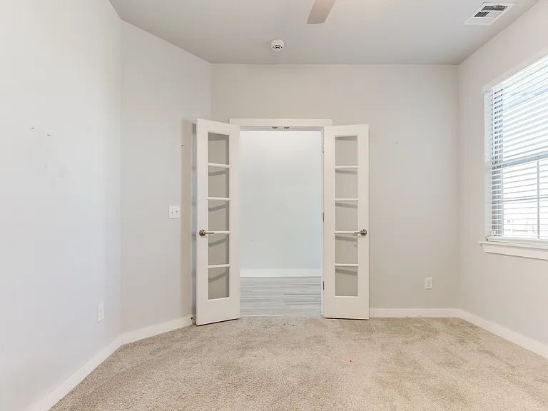 16421 Water Stone Way — Photo 32