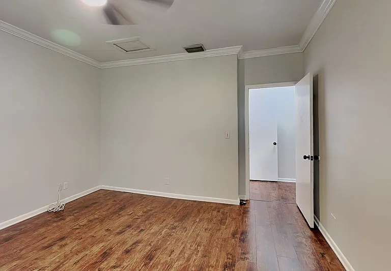 3801 1/2 W Palmira Ave — Photo 15