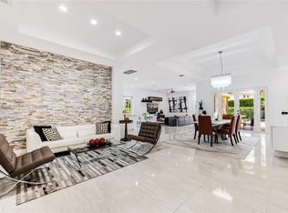 1959 Harbor View Cir, Weston, FL 33327