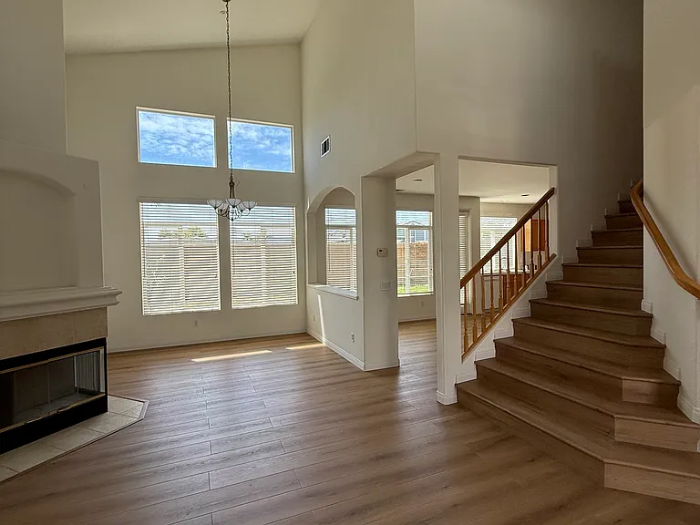 671 Bennett Ave — Photo 19