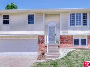 3312 Schuemann Dr, Bellevue, NE 68123