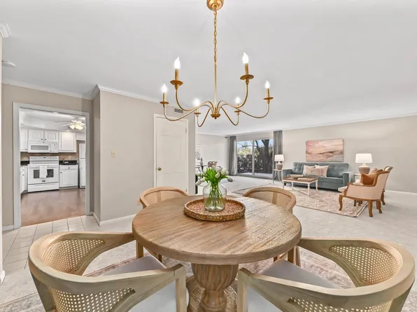 13335 Watertown Plank ROAD #211, Elm Grove, WI 53122