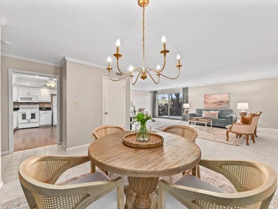 13335 Watertown Plank ROAD #211, Elm Grove, WI 53122