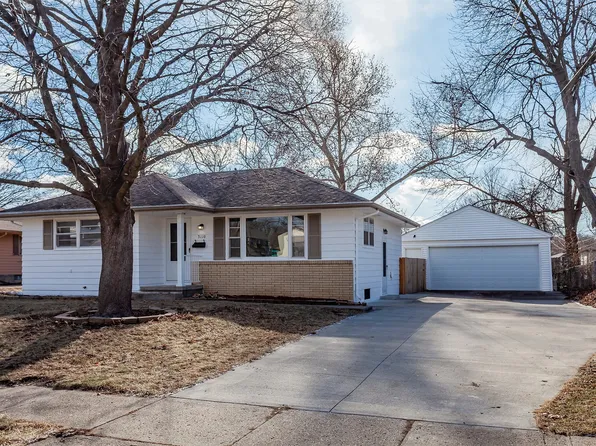 3110 Lindlavista Way, Des Moines, IA 50310