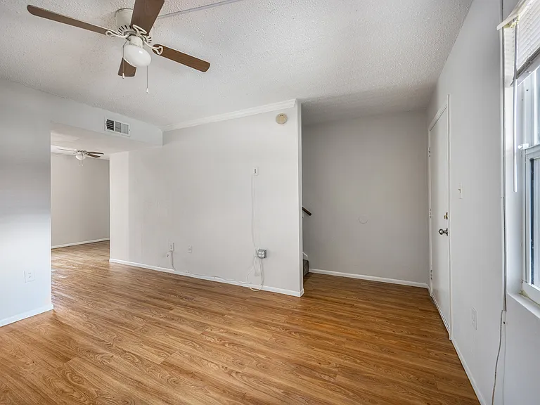 914 SW 8th Ave #11 — Photo 16
