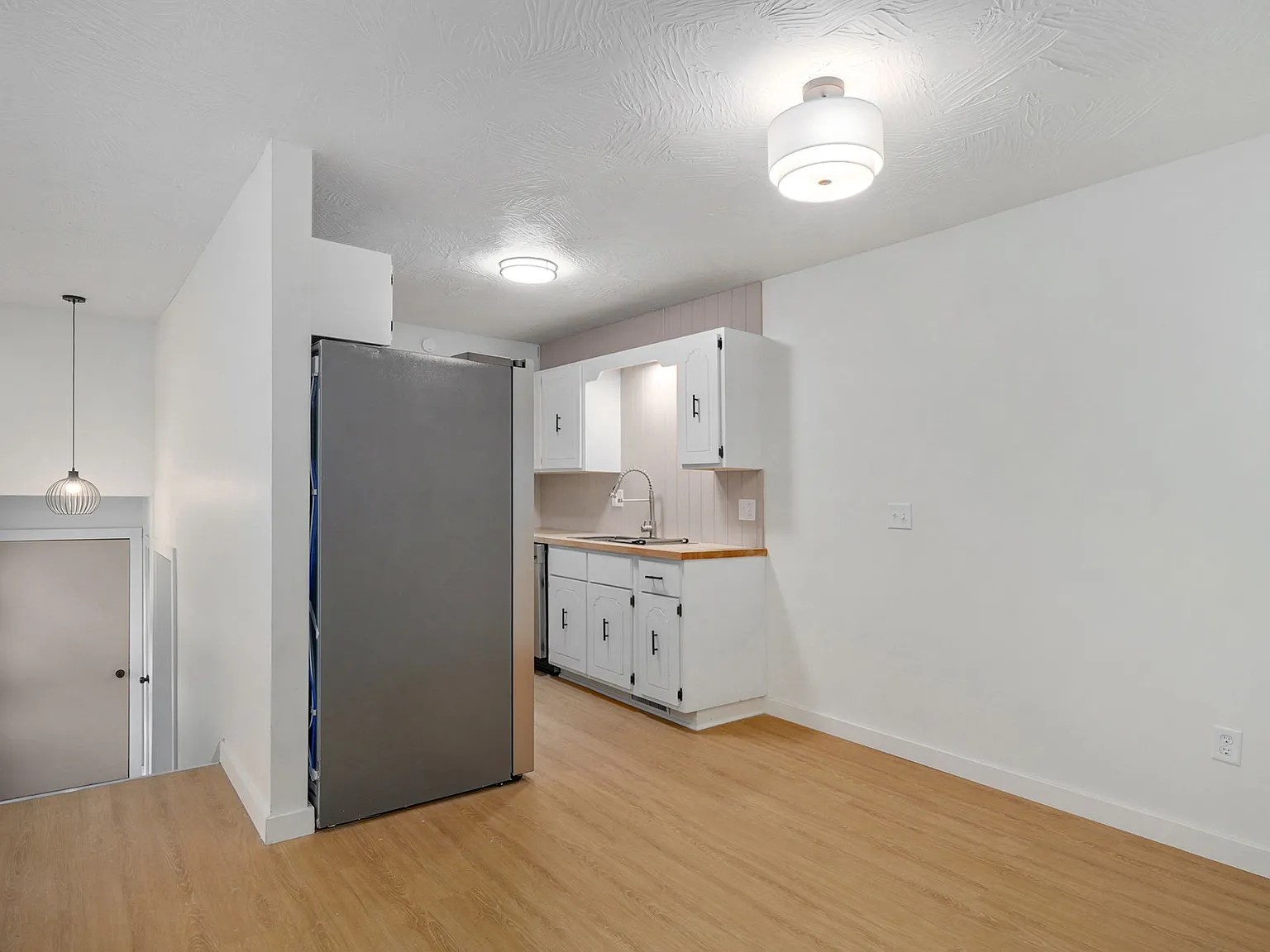 4 bed, 2032 sqft, $1,900 — Photo 4