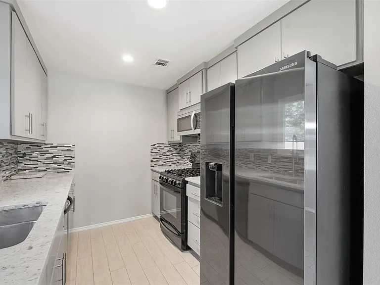 4118 Garden Springs Dr — Photo 7