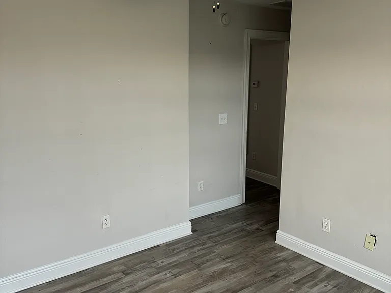 2505 Druid Rd E — Photo 12