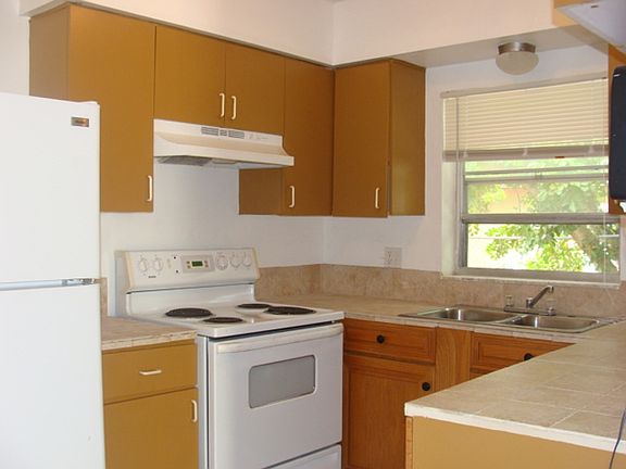 3rd image of 1461 NW 20th St