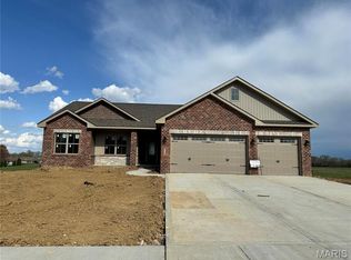 624 Glendale Dr, Troy, IL