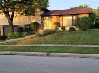 15445 Las Flores Ln, Oak Forest, IL 60452