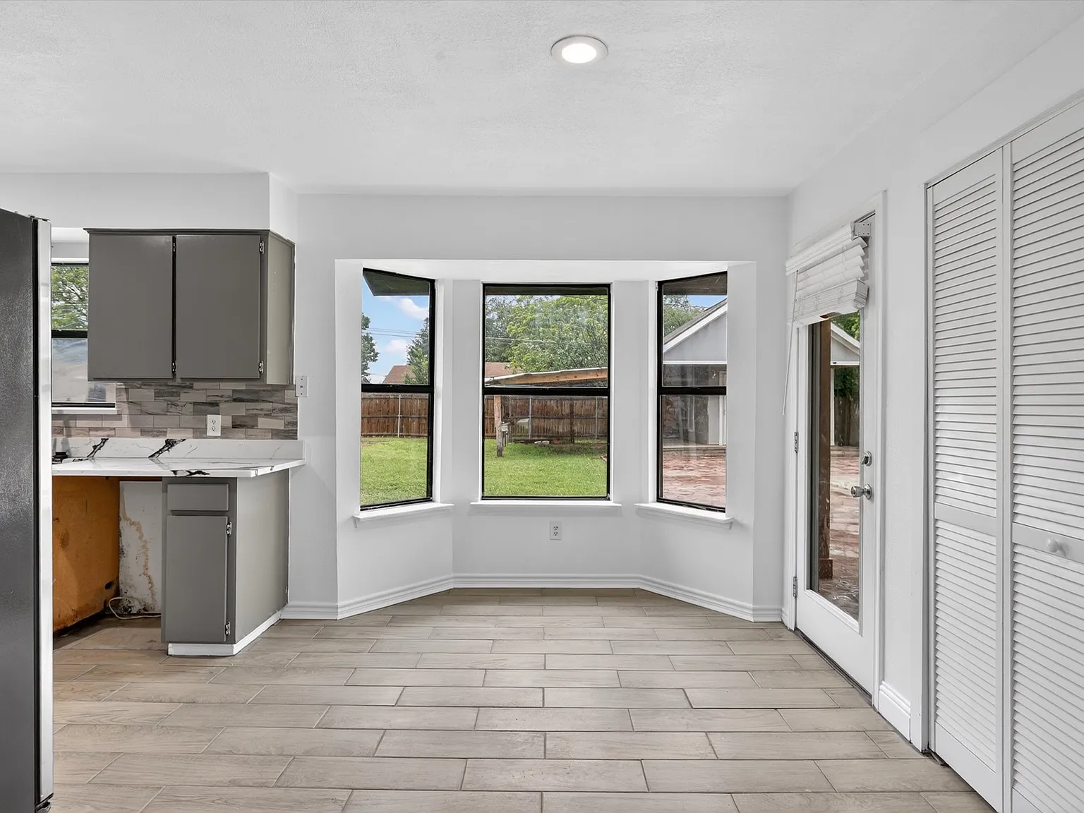 3 bed, 1263 sqft, $2,000 — Photo 2