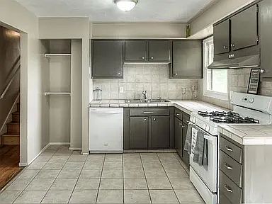 3rd image of 9309 Meadow Dr
