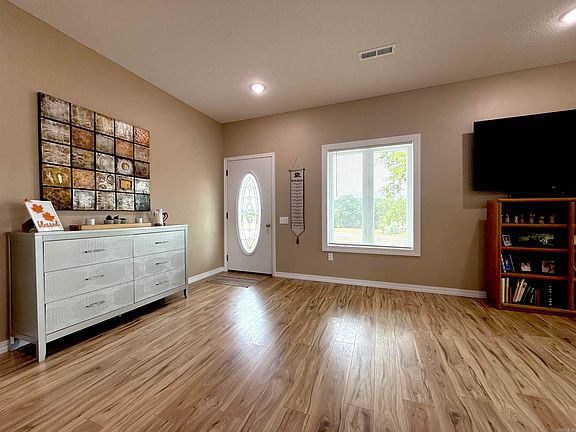 3rd image of 631 Spring Valley Dr