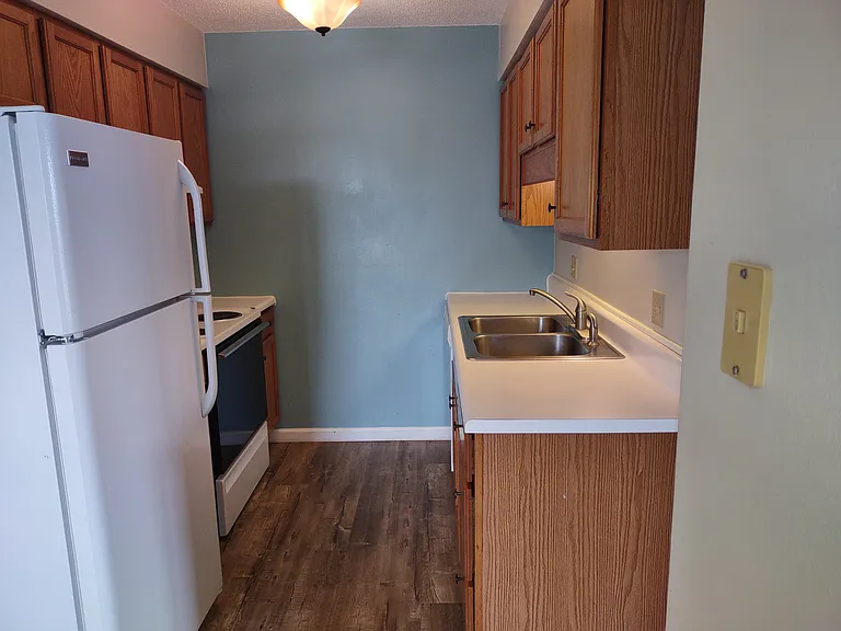 432 Southampton Dr #4 — Photo 4