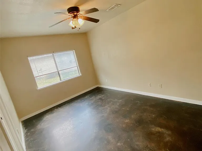3123 Molly Dr — Photo 3