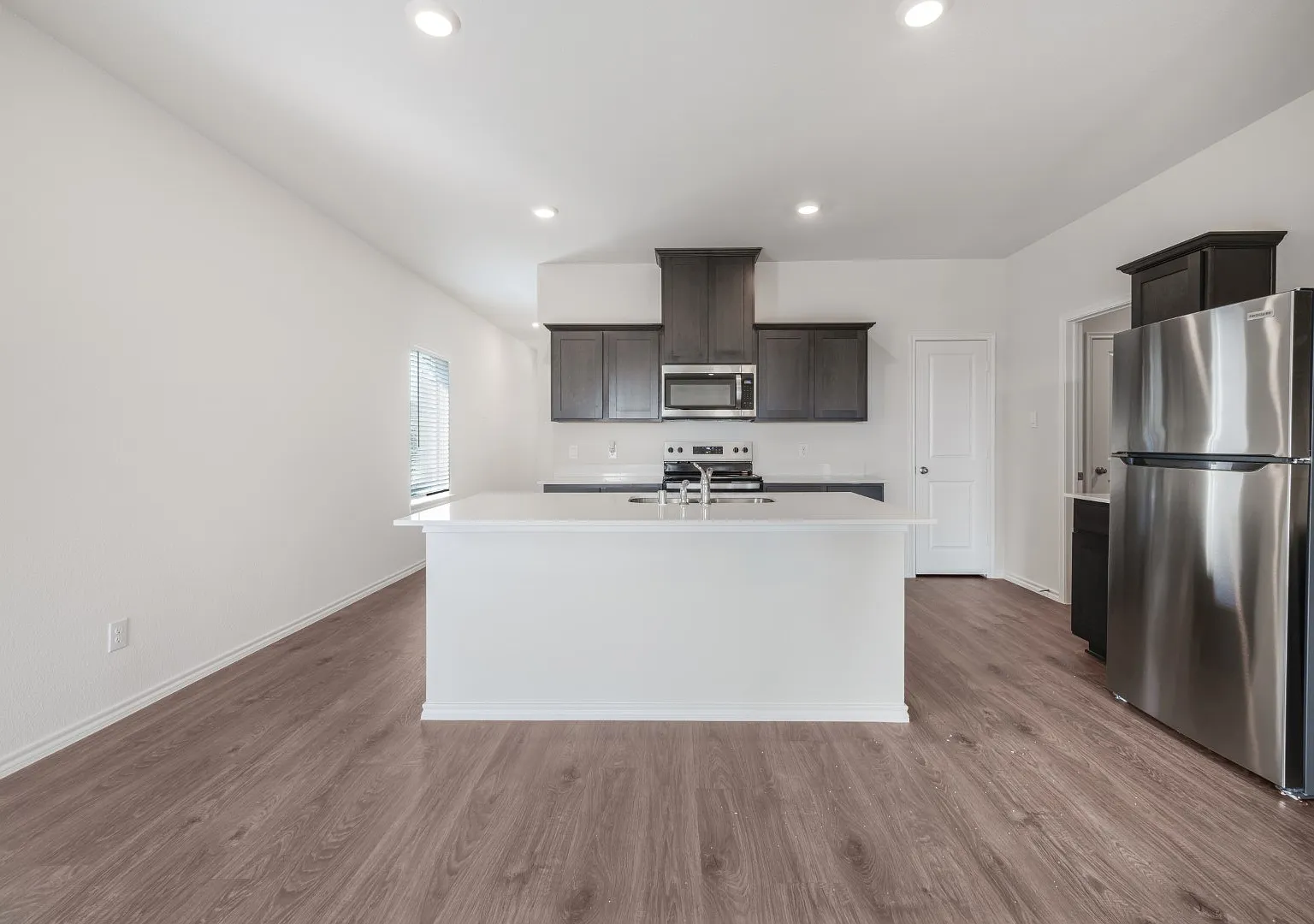 1707 Potomac Ln — Photo 4