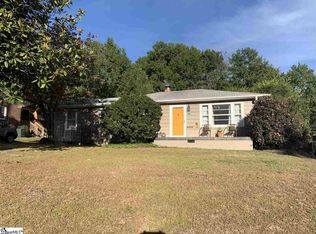 206 Ashmore St, Greer, SC 29651