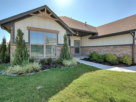 3rd image of 7720 Woods Edge Way