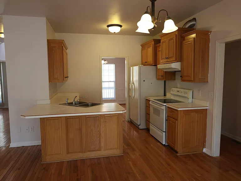 7109 Still Spring Hollow Dr — Photo 5