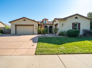 723 Woodacre Dr, Redding, CA 96002