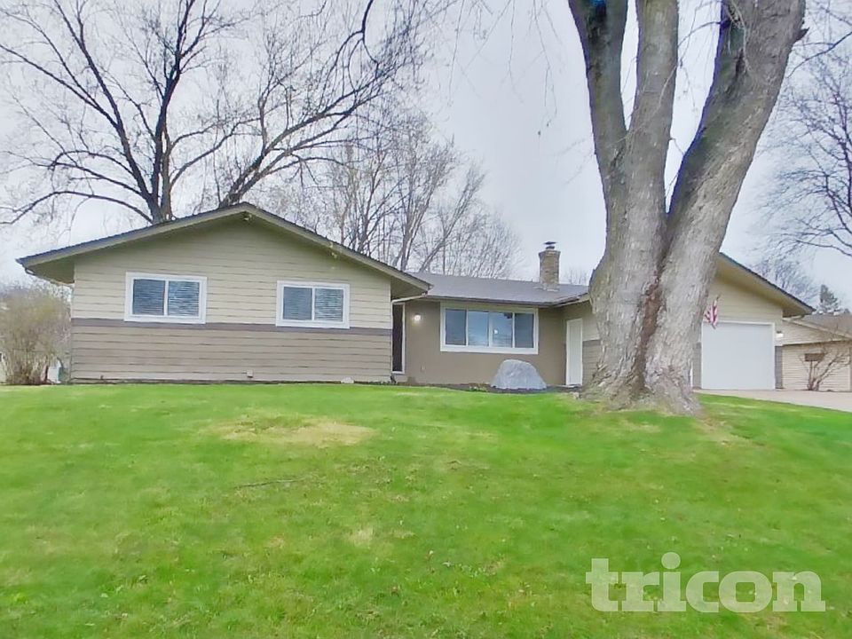1st image of 1465 Crest Dr