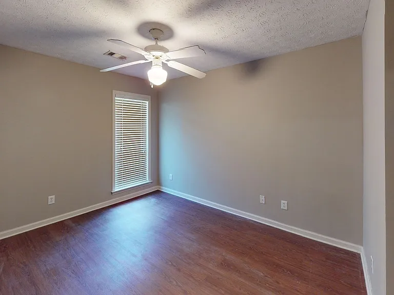 860 Autumn Ridge Rd — Photo 13