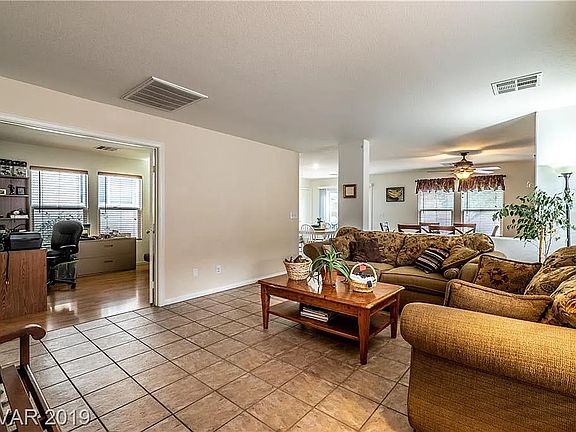 5th image of 7415 Easingwold Dr