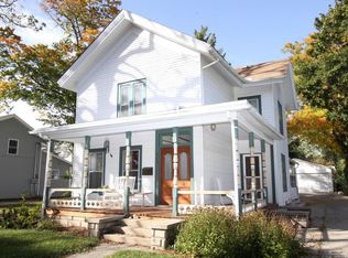 929 Marshall St, Lake Geneva, WI 53147