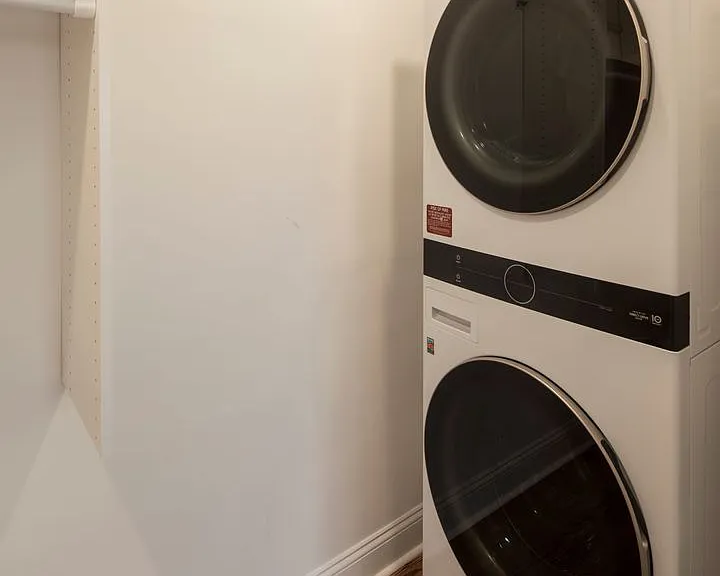 The Parkview at Polifly: In-Unit Washer & Dryer, Heat and Water Included, and Cat & Dog Friendly — Photo 35