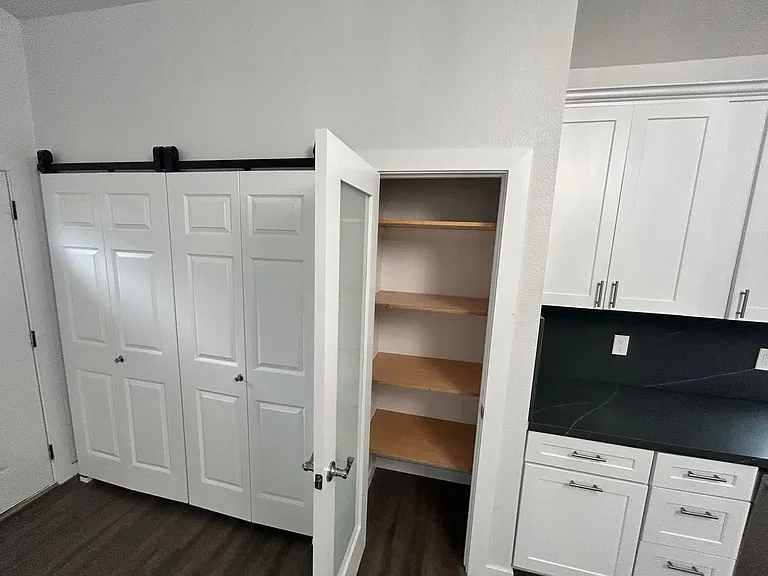 1527 W Orangeburg Ave — Photo 10