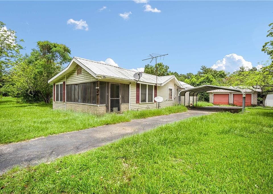 1st image of 3015 Cedar Crescent Dr