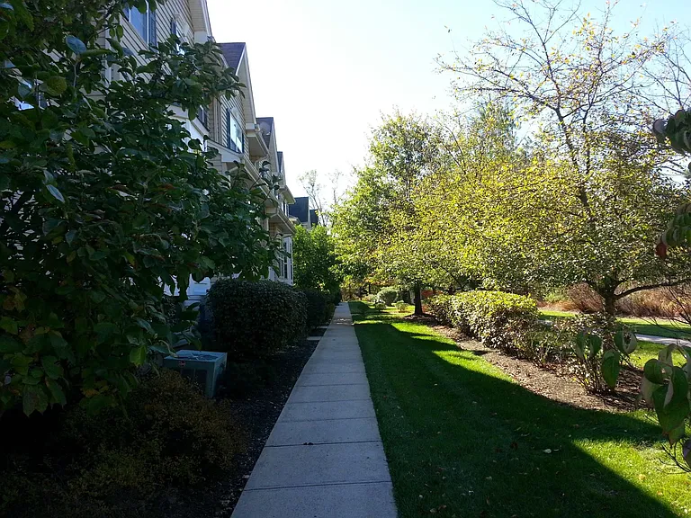 Briar Ln — Photo 1