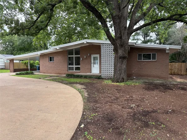 104 W Cayuga Dr, Athens, TX 75751