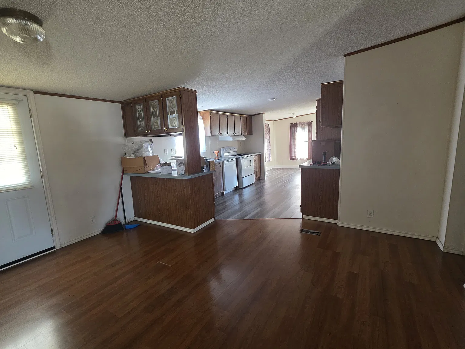 4 bed, 1860 sqft, $1,900 — Photo 3
