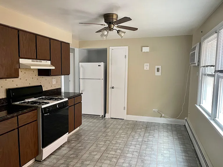 5207 N Reserve Ave #2E — Photo 9