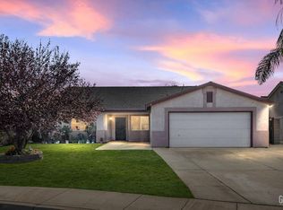 311 Ginger Snap Ln, Bakersfield, CA 93307