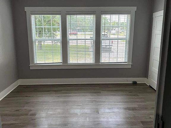 5th image of 113 N Middle St