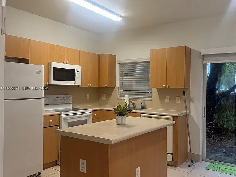 2953 SE 15th Ter #2953 — Photo 8