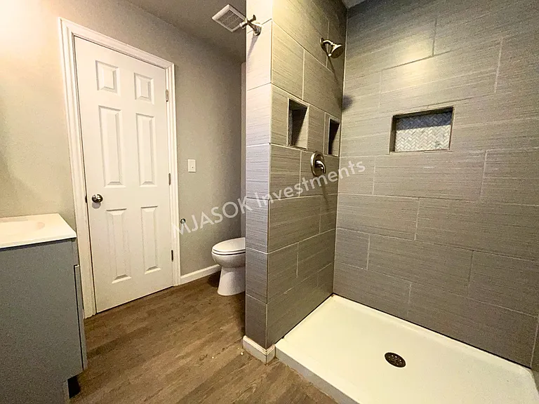 1808 NW Taft Ave — Photo 13